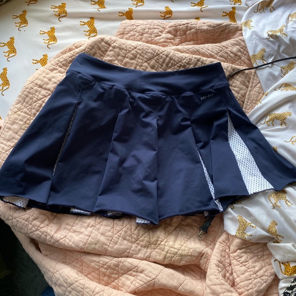 Nike Dri-Fit Tennis Skort SEMI PLEATED - Picture 2 of 6